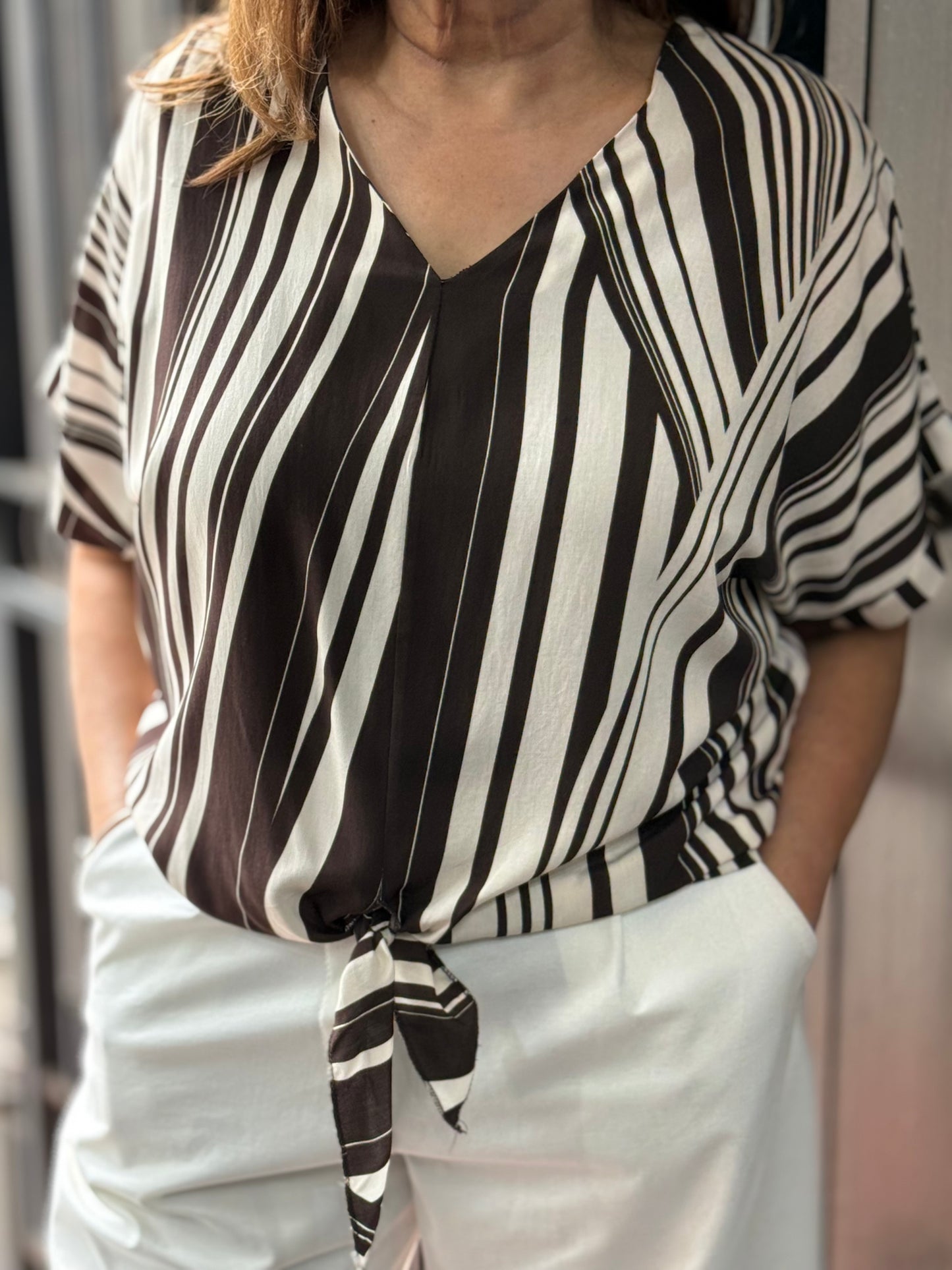 CAROLINE- V TIE FRONT STRIPE TOP