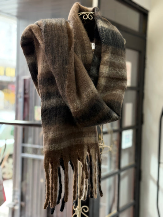 THE CHUNKY TASSEL SCARF- CHOCOLATE