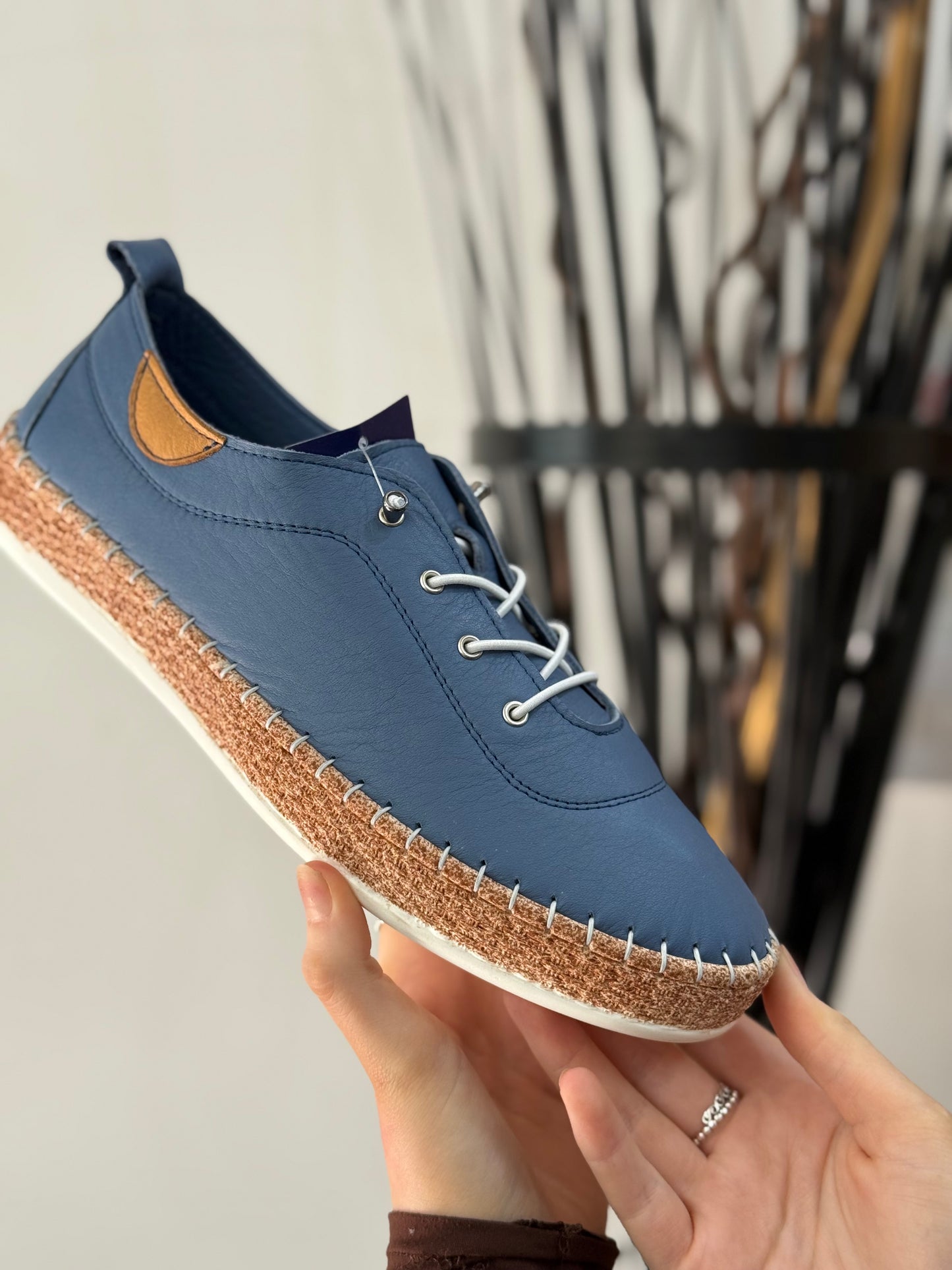 LUNAR- EVIE LEATHER SLIP ON PUMP-