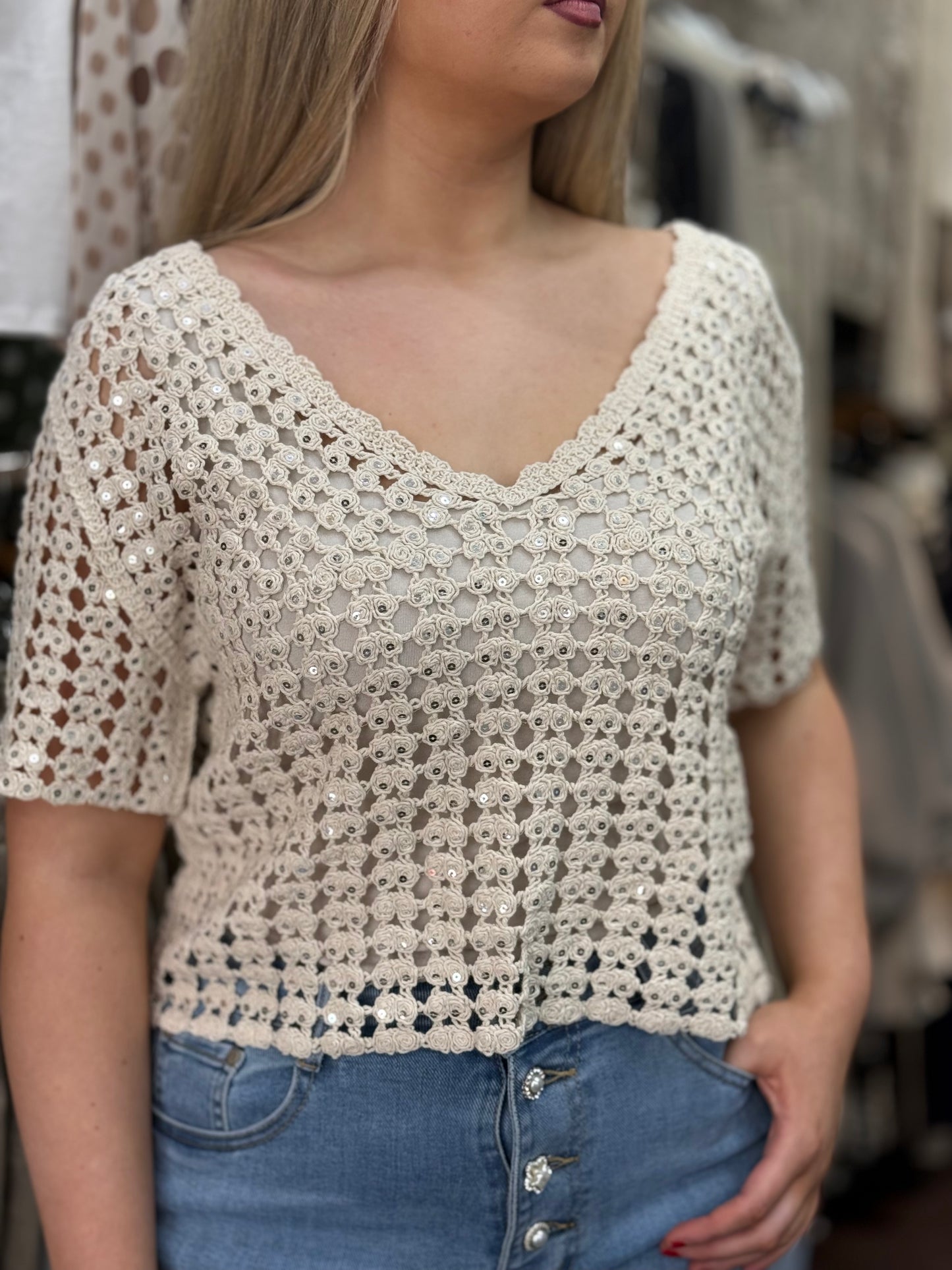 ROMA- SEQ DETAIL DEEVPV CROCHET TOP