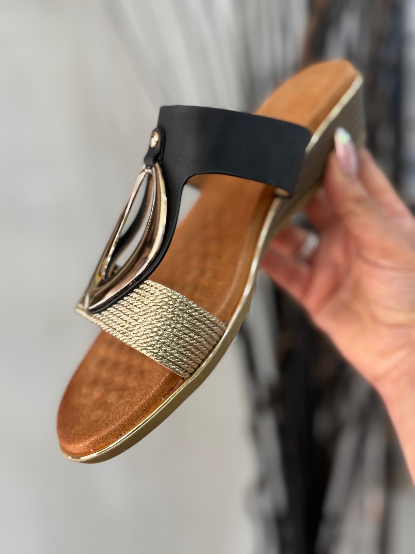 LUNAR PORTO-WEDGE SANDAL-BLACK - AUTO20% off @checkout