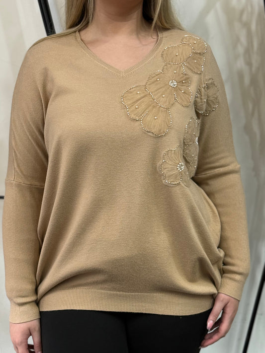 AVELINE-LACE FLOWER O/S JUMPER