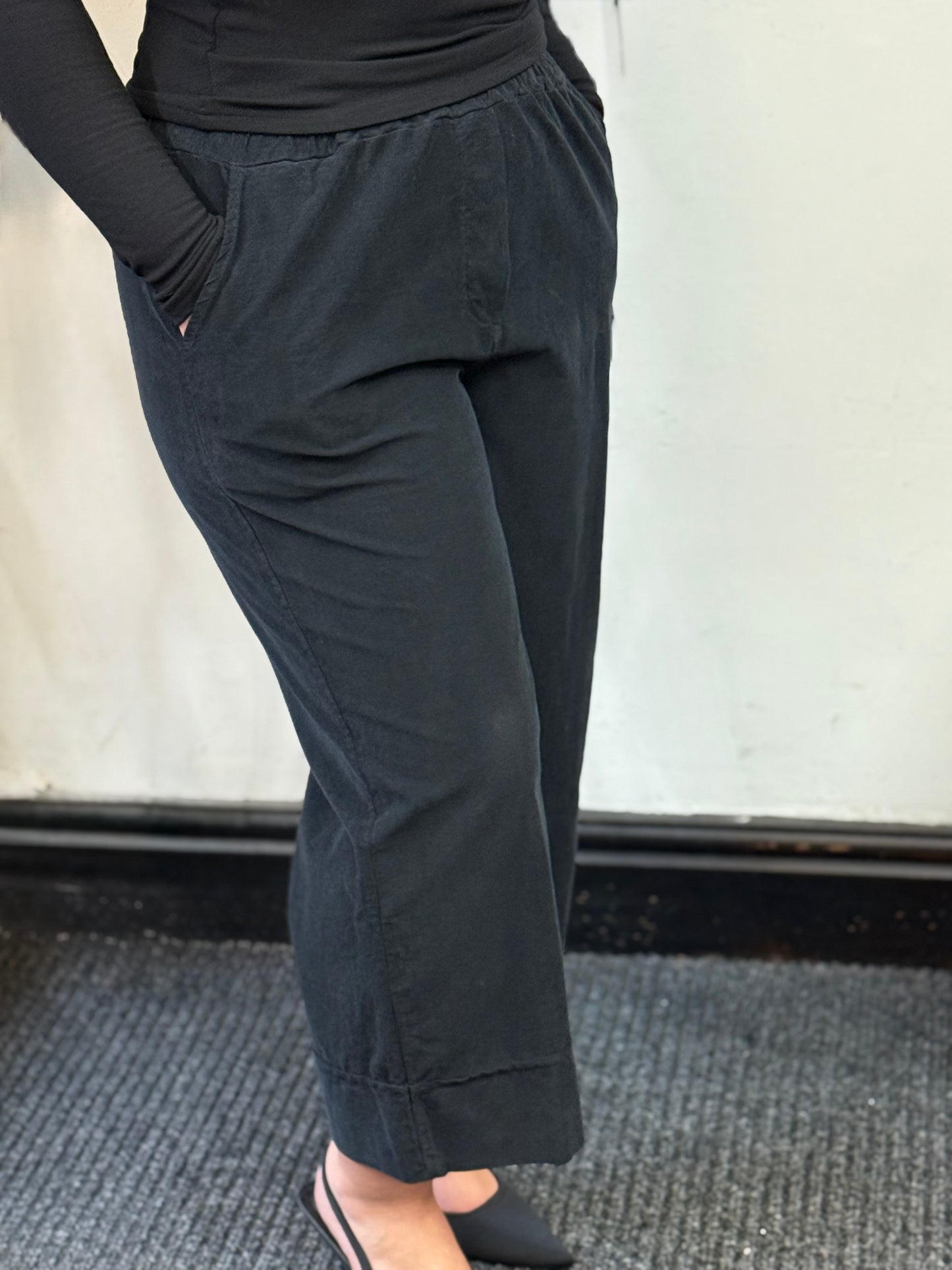 FARREN- W/LEG TURN UP NEEDLE CORD TROUSER