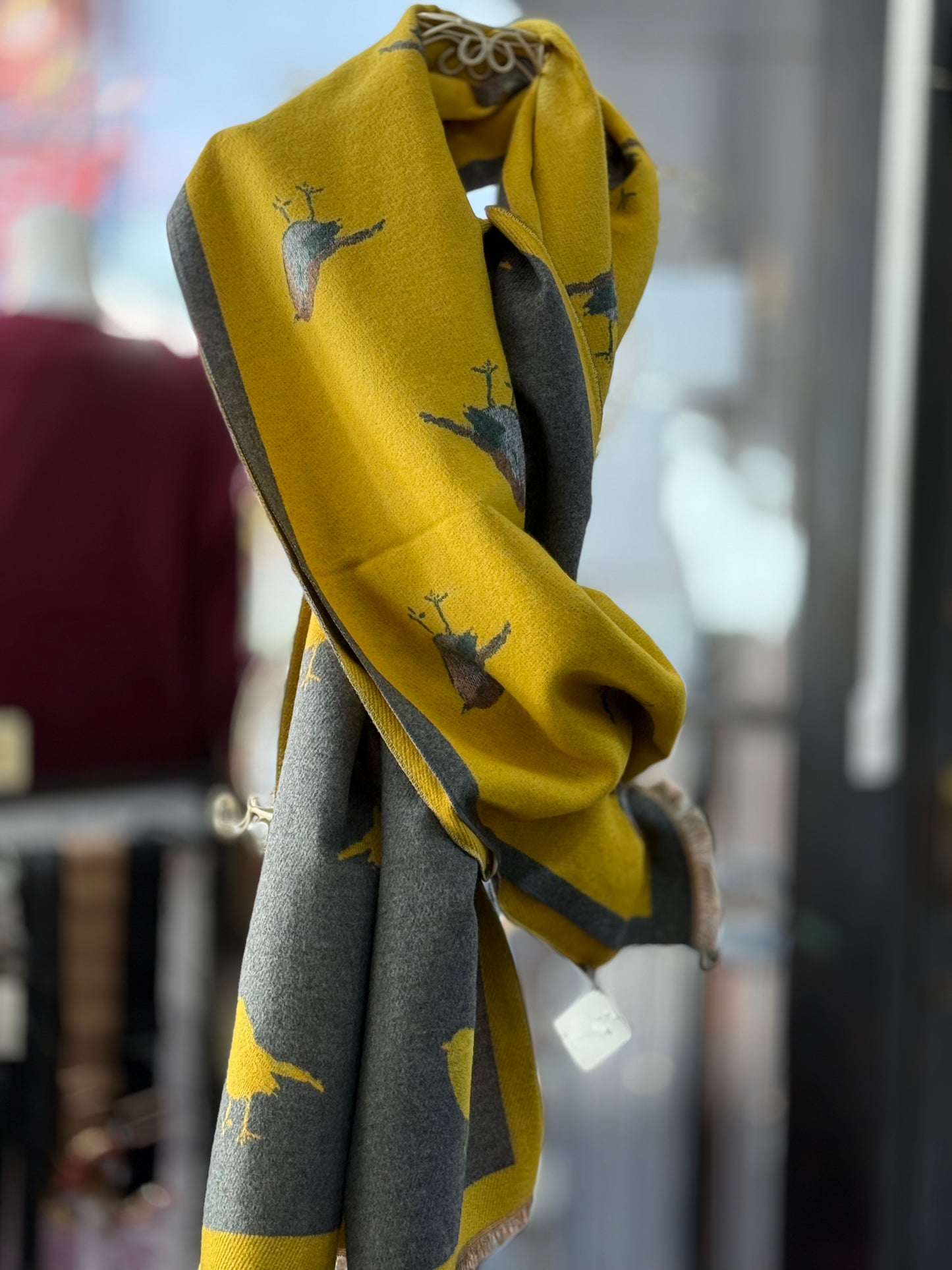 WINTER ROBIN- REVERSIBLE SCARF