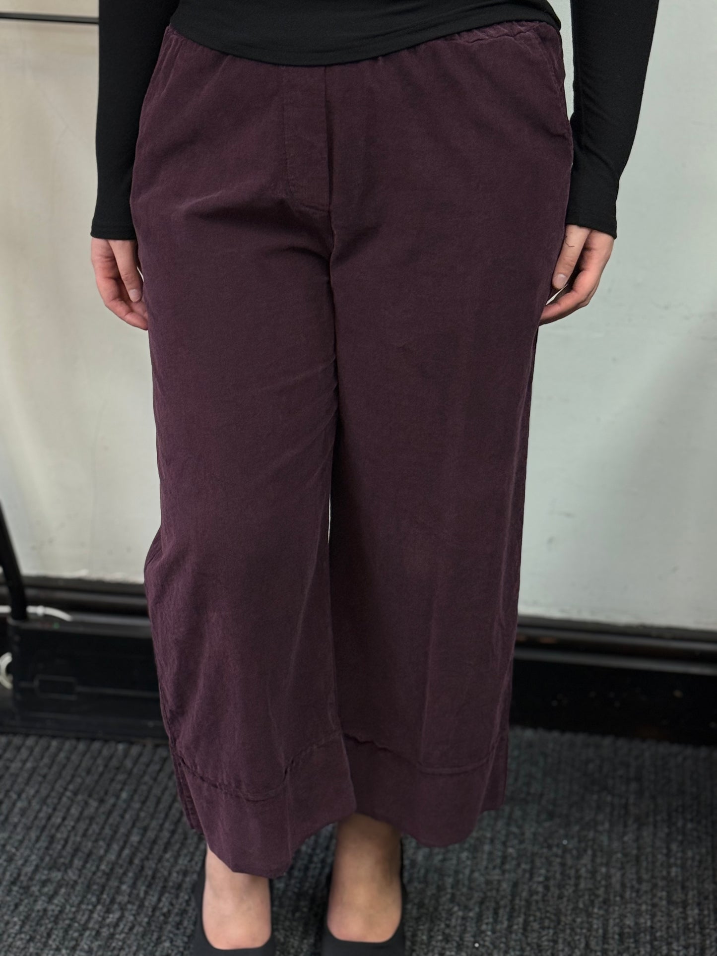 FARREN- W/LEG TURN UP NEEDLE CORD TROUSER