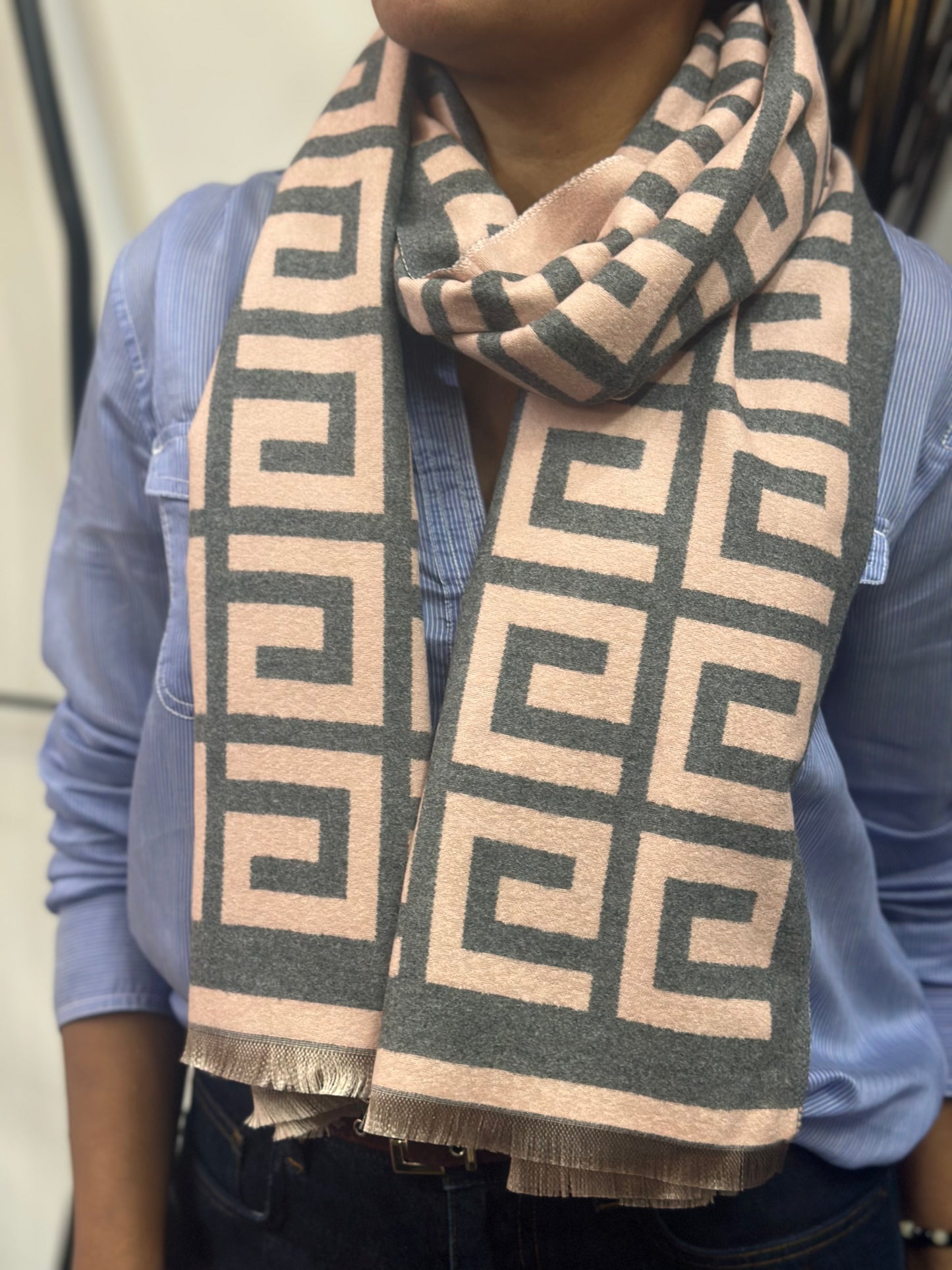 FF INSPIRED- REVERSIBLE SCARF- CASHMERE BLEND