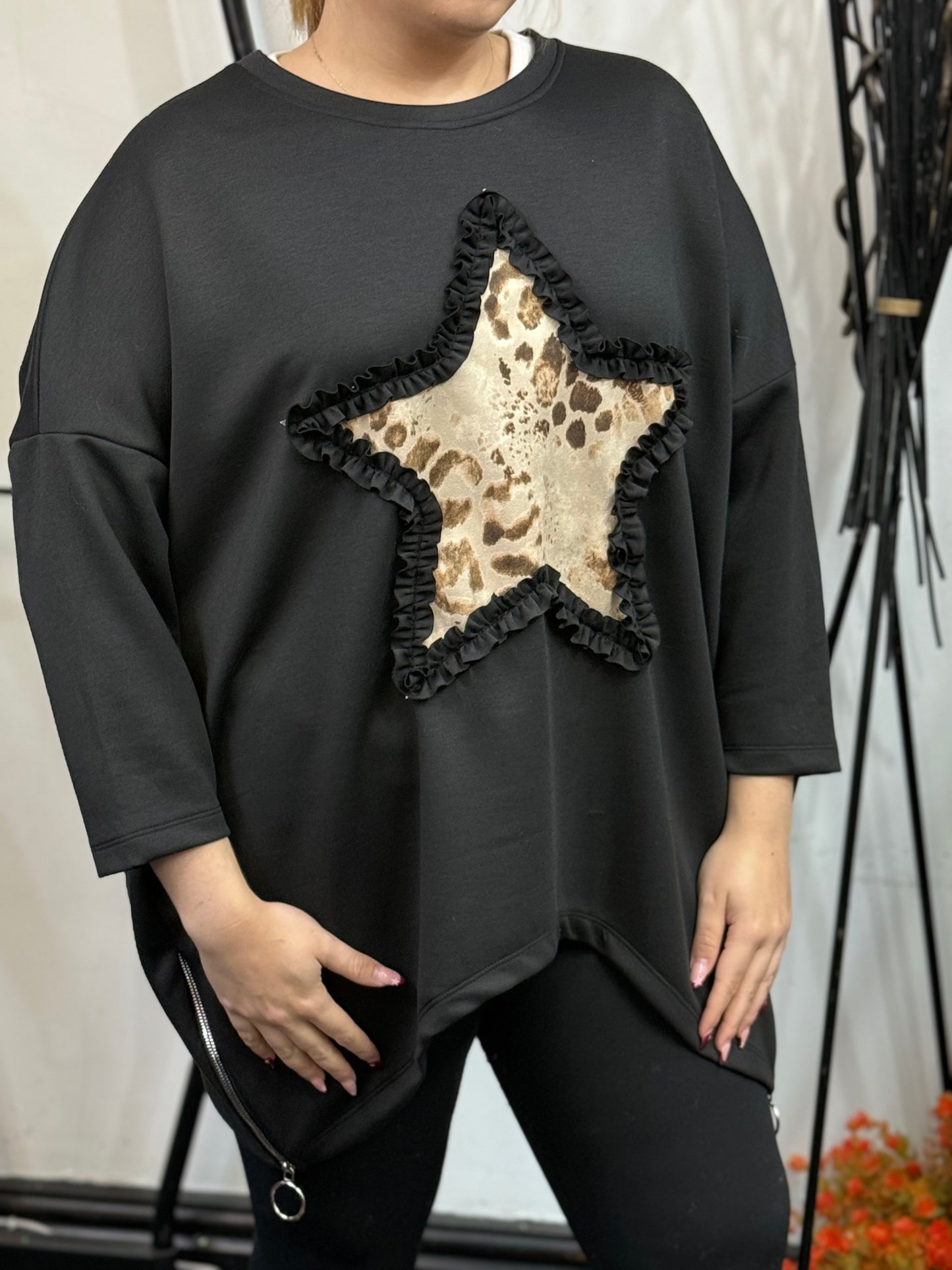 CARRIE -STAR O/S SWEATSHIRT~CURVE