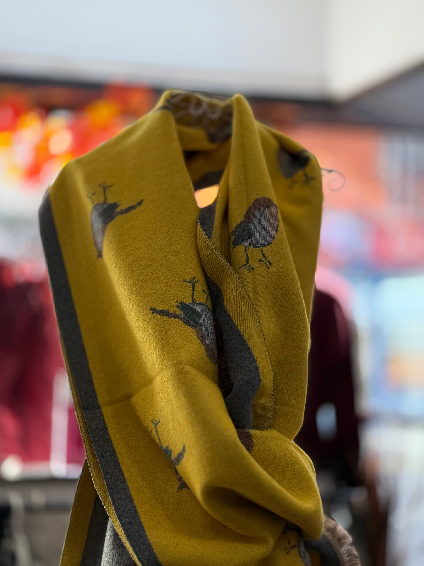 WINTER ROBIN- REVERSIBLE SCARF