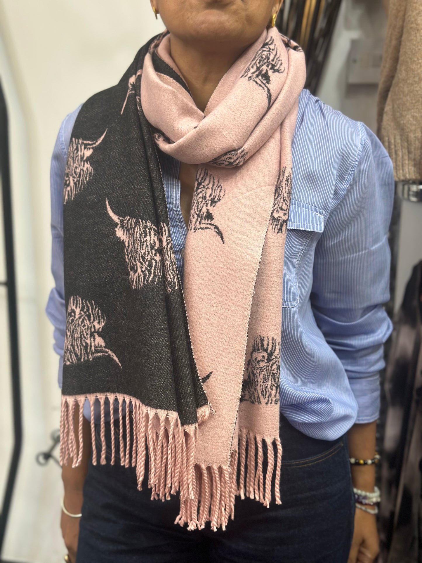 HIGHLAND COW- REVERSIBLE SCARF