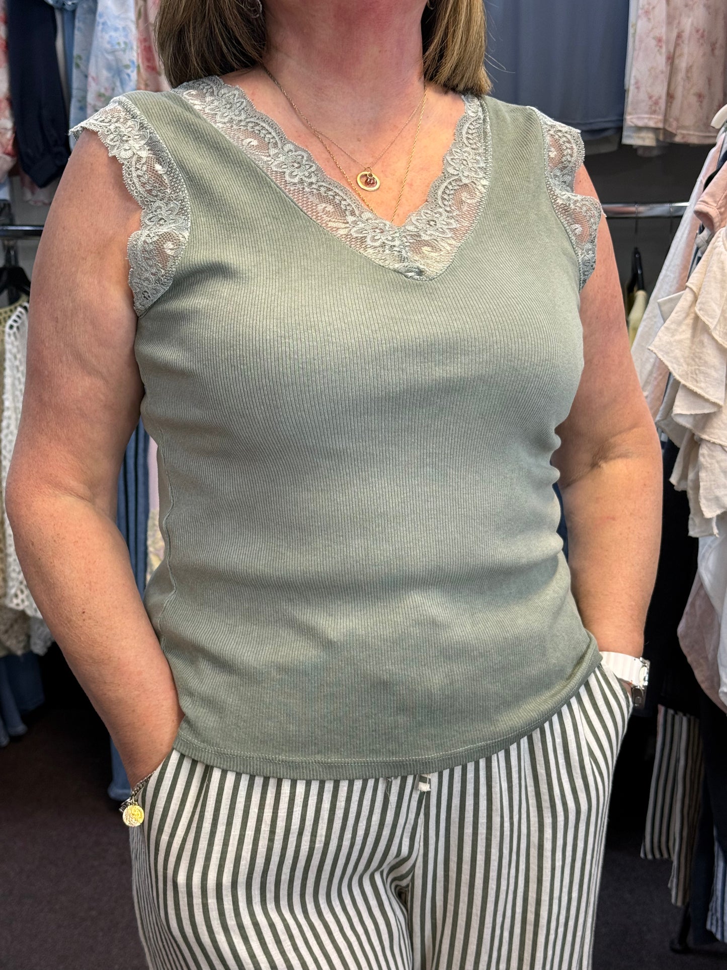 LIZZIE- RIB LACE V-VEST TOP
