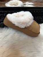 Load image into Gallery viewer, CLUGG SLIPPER -CARAMEL
