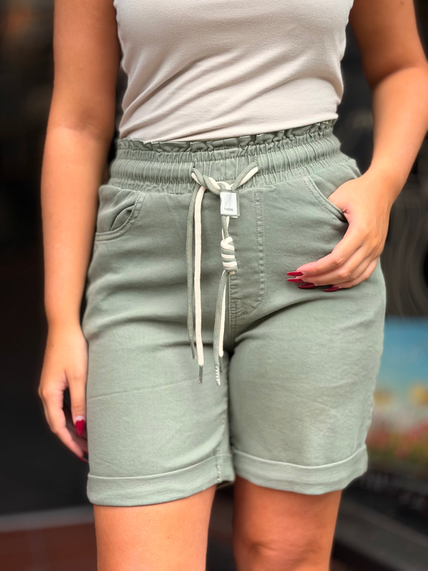 LANA-REG MOM FIT SHORTS