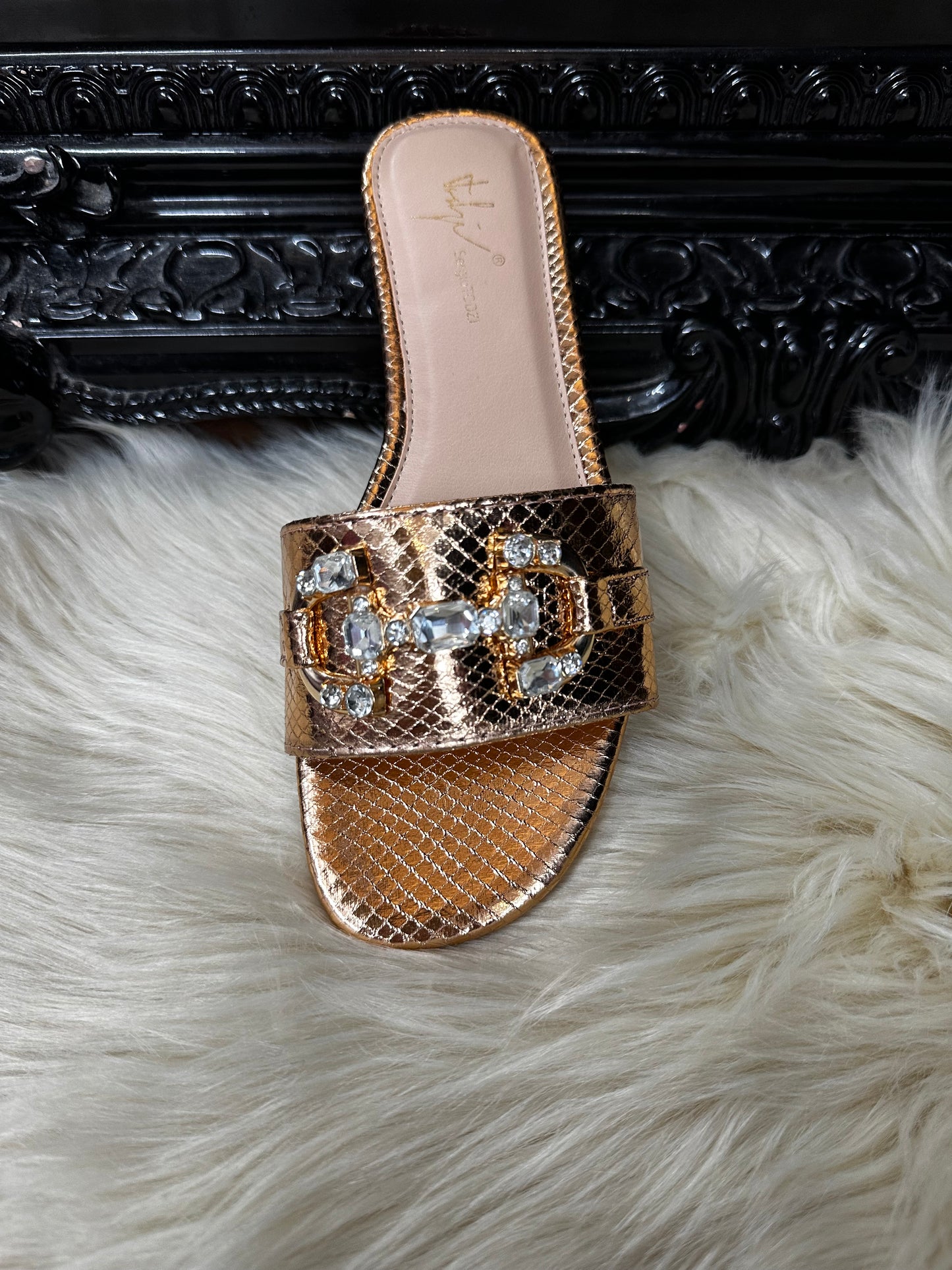 DANA DESIGNER INSPIRED SLIDER- ROSE GOLD. #SALE10