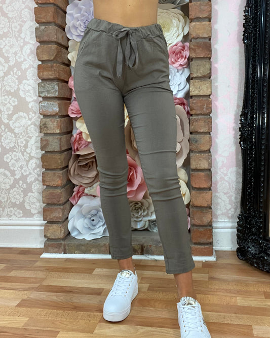 CASSIE CURVE  - MWBASIC MAGIC TROUSER- TAUPE